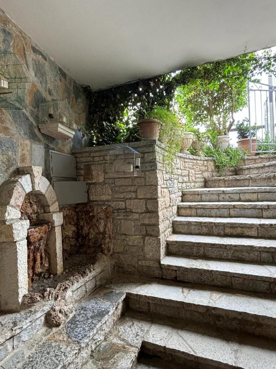 Guest House Adi Hoxha Berat Exterior foto