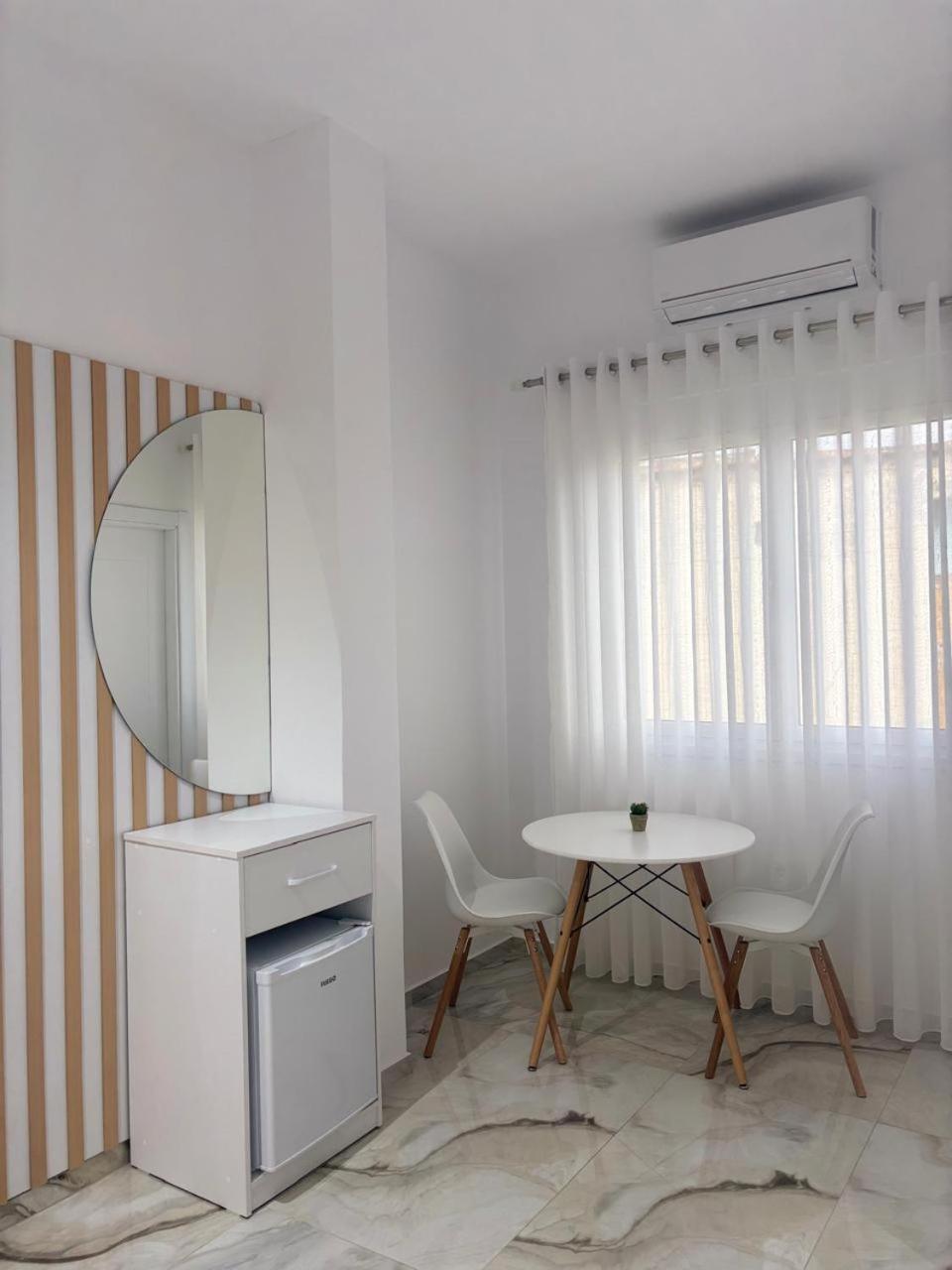 Guest House Adi Hoxha Berat Exterior foto
